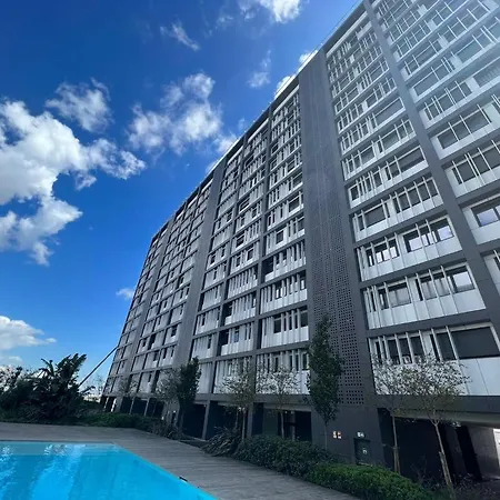 Luxury River View 3br With Pool By Airport ליסבון