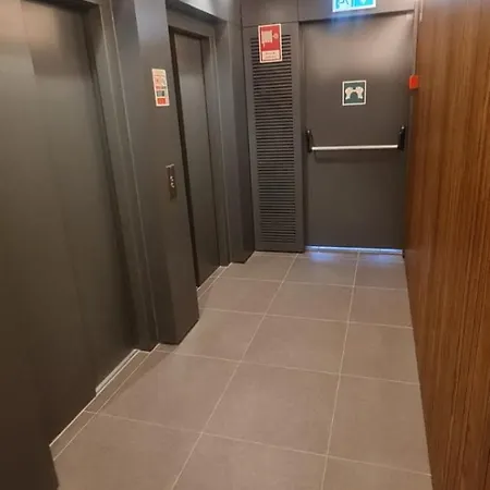 דירה Luxury River View 3br With Pool By Airport *