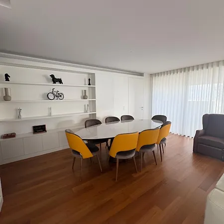 דירה Luxury River View 3br With Pool By Airport