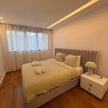 דירה Luxury River View 3br With Pool By Airport