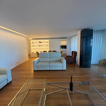 דירה Luxury River View 3br With Pool By Airport
