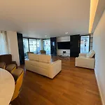 Luxury River View 3br With Pool By Airport
