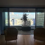 아파트 Luxury River View 3br With Pool By Airport
