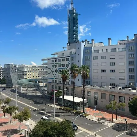 Apartment Luxury River View 3br With Pool By Airport