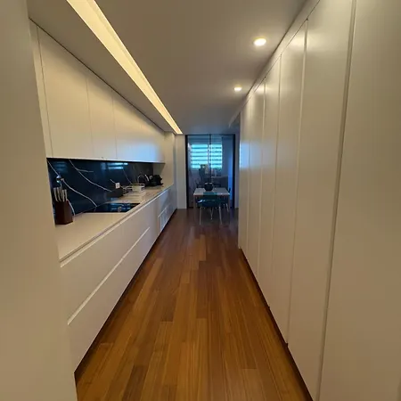 Apartment Luxury River View 3br With Pool By Airport