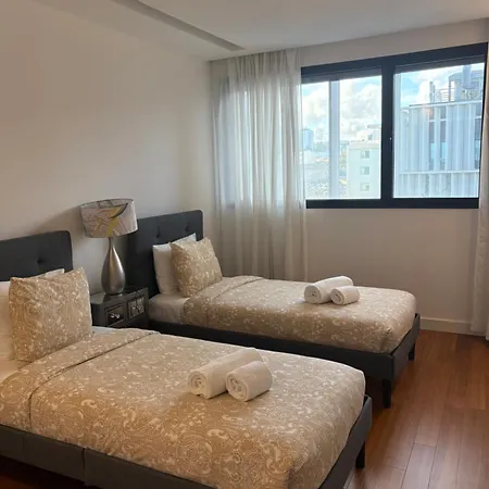 Luxury River View 3br With Pool By Airport Apartament *