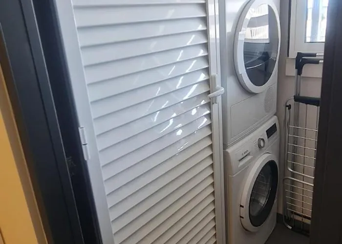 Luxury River View 3br With Pool By Airport Appartement