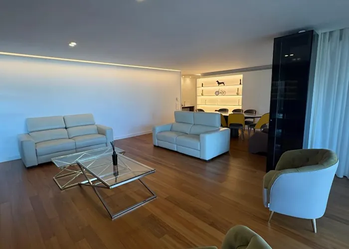 Luxury River View 3br With Pool By Airport Apartament *